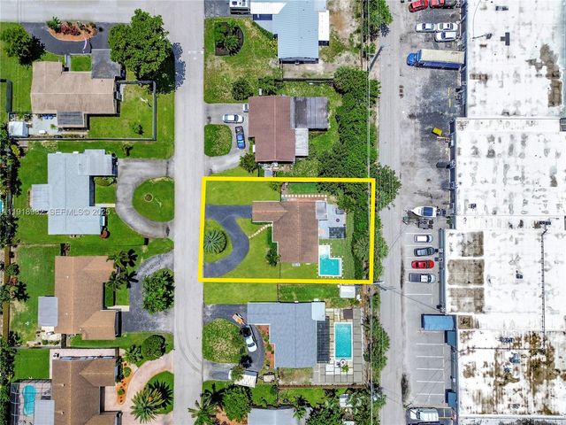4851 NE 13th Ave, Oakland Park, FL 33334