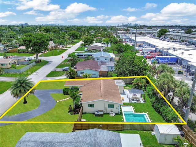 4851 NE 13th Ave, Oakland Park, FL 33334