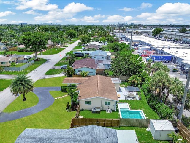 4851 NE 13th Ave, Oakland Park, FL 33334