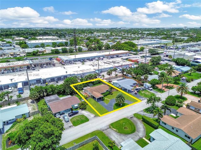 4851 NE 13th Ave, Oakland Park, FL 33334