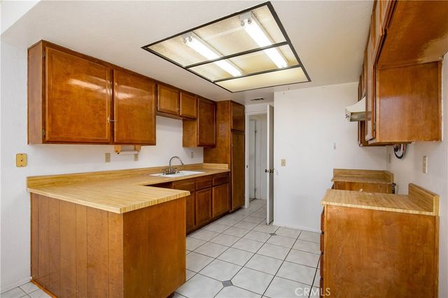 3244 E Avenue S2, Palmdale, CA 93550