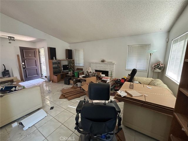 3244 E Avenue S2, Palmdale, CA 93550