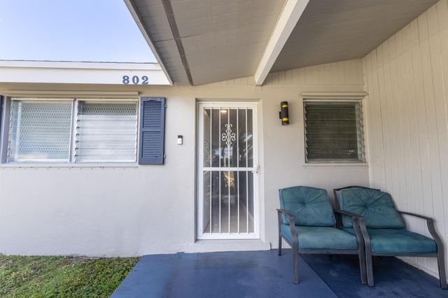 802 Royal Palm Beach Boulevard, Royal Palm Beach, FL 33411