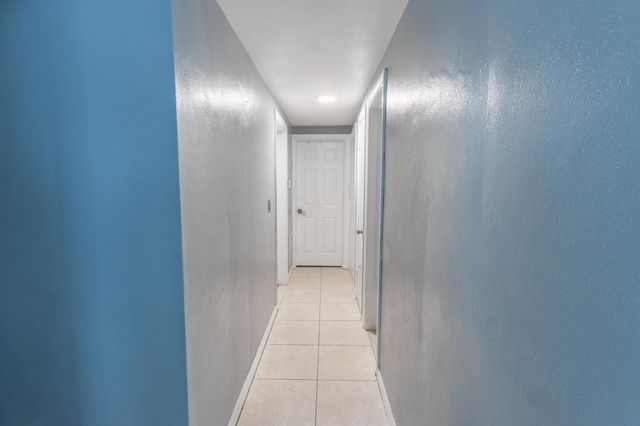 802 Royal Palm Beach Boulevard, Royal Palm Beach, FL 33411