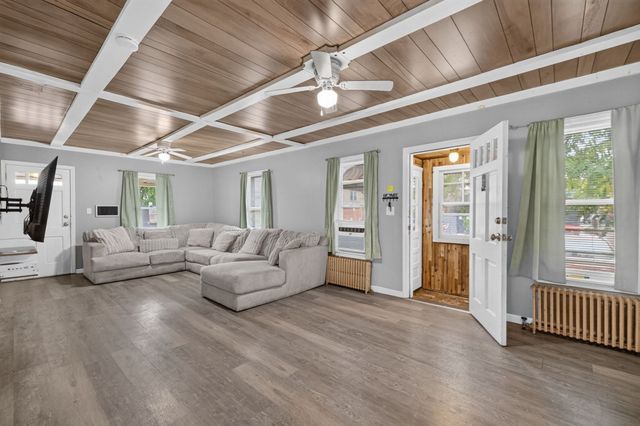 7 Garfield St, Acushnet, MA 02743