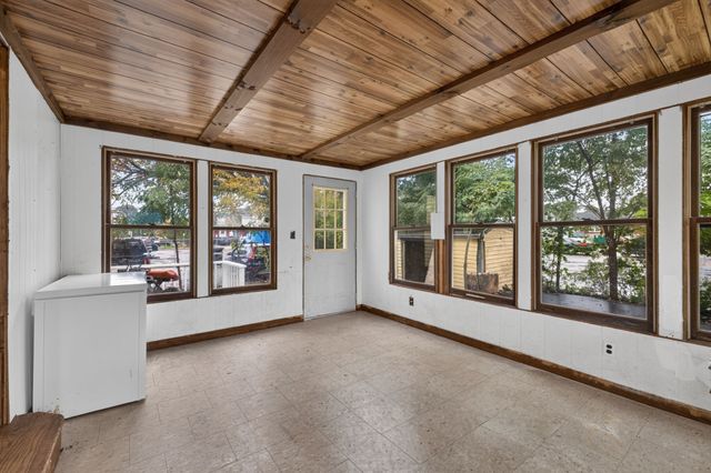 7 Garfield St, Acushnet, MA 02743