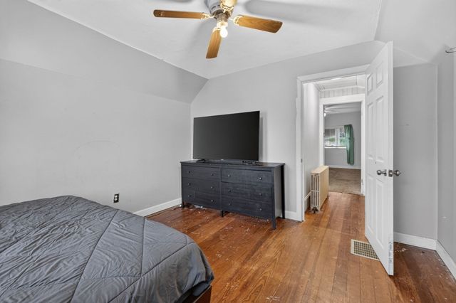 7 Garfield St, Acushnet, MA 02743