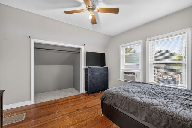 7 Garfield St, Acushnet, MA 02743