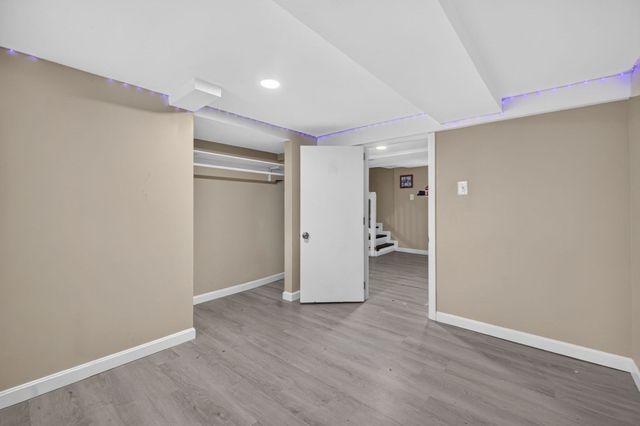 7 Garfield St, Acushnet, MA 02743