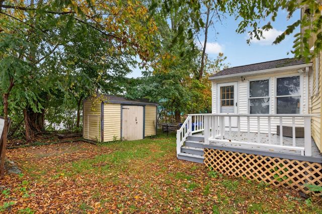 7 Garfield St, Acushnet, MA 02743