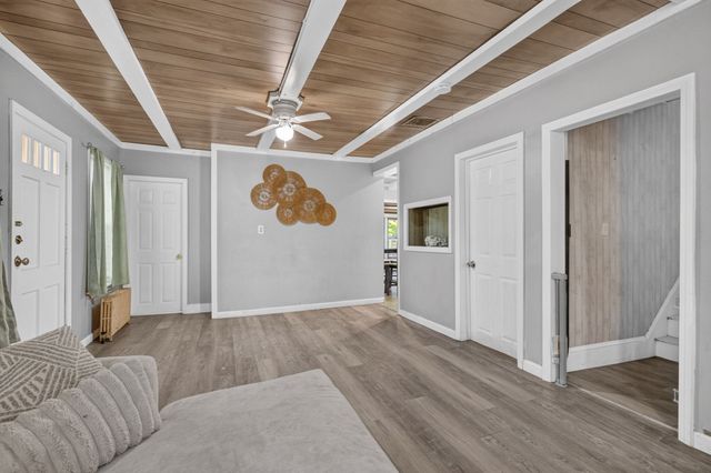 7 Garfield St, Acushnet, MA 02743