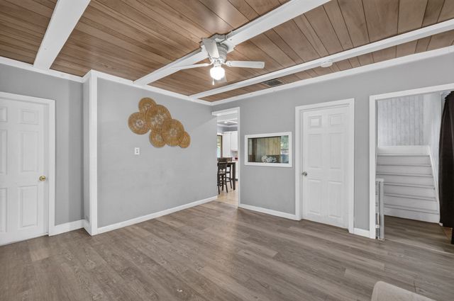 7 Garfield St, Acushnet, MA 02743