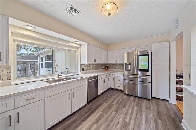 2905 BOUGAINVILLEA STREET, Sarasota, FL 34239