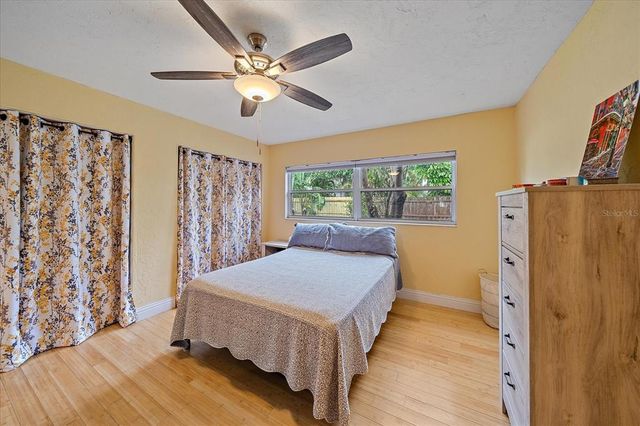 2905 BOUGAINVILLEA STREET, Sarasota, FL 34239