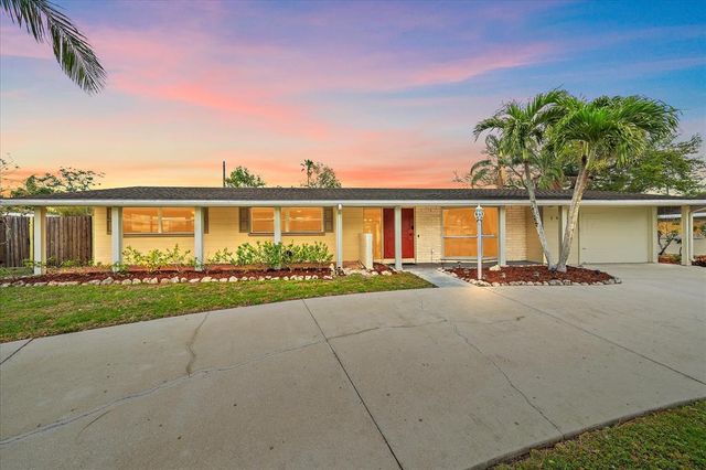 2905 BOUGAINVILLEA STREET, Sarasota, FL 34239