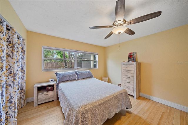 2905 BOUGAINVILLEA STREET, Sarasota, FL 34239
