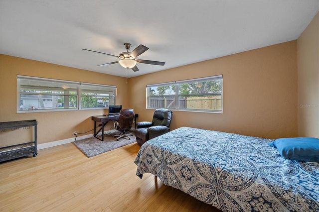 2905 BOUGAINVILLEA STREET, Sarasota, FL 34239