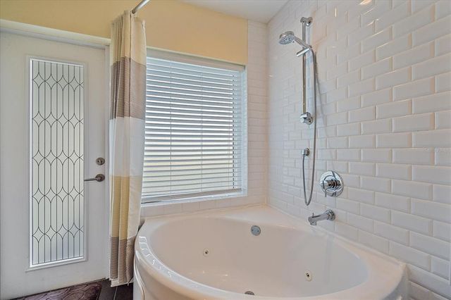 2905 BOUGAINVILLEA STREET, Sarasota, FL 34239