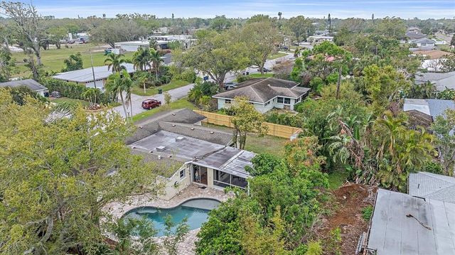 2905 BOUGAINVILLEA STREET, Sarasota, FL 34239