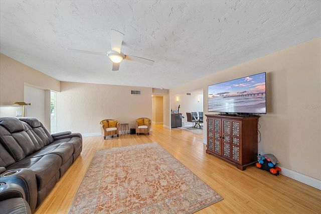 2905 BOUGAINVILLEA STREET, Sarasota, FL 34239