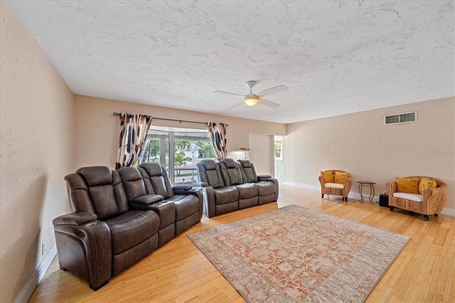 2905 BOUGAINVILLEA STREET, Sarasota, FL 34239