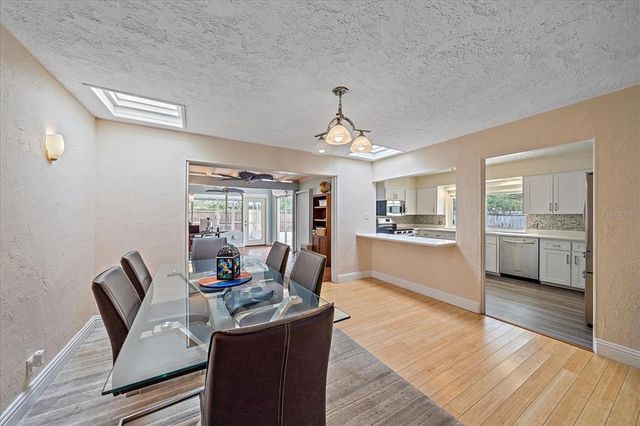 2905 BOUGAINVILLEA STREET, Sarasota, FL 34239