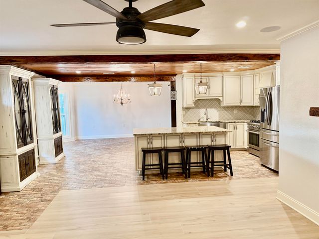 605 Douglas Dr, Houma, LA 70364