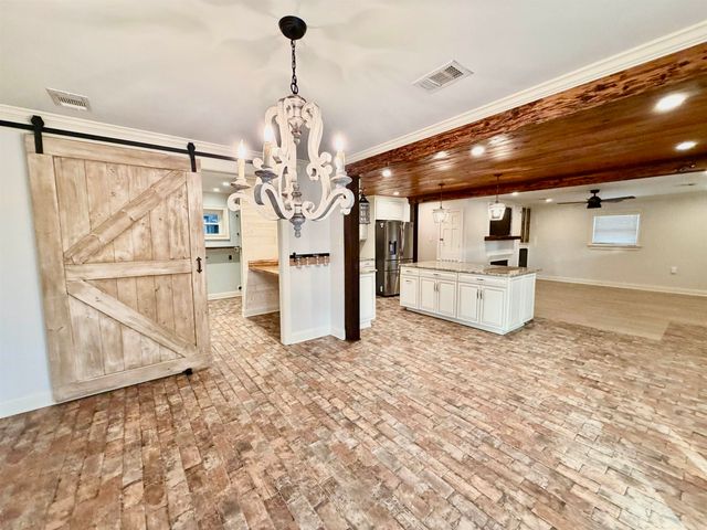 605 Douglas Dr, Houma, LA 70364