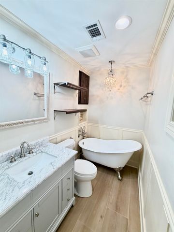 605 Douglas Dr, Houma, LA 70364