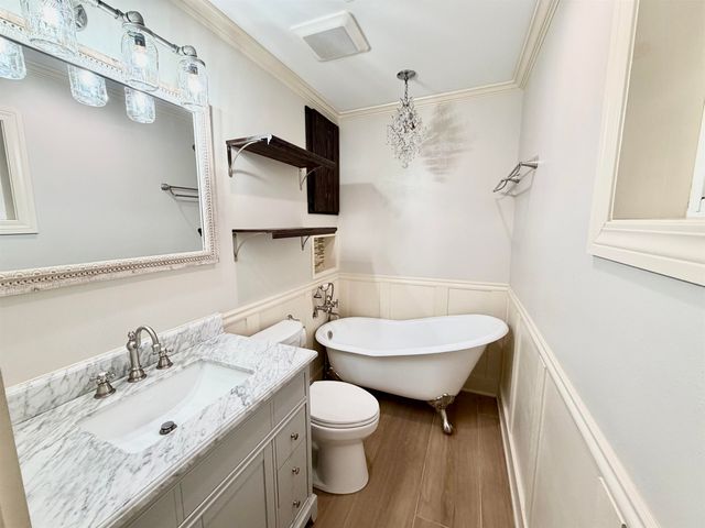 605 Douglas Dr, Houma, LA 70364