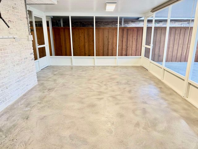 605 Douglas Dr, Houma, LA 70364