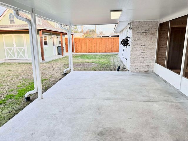 605 Douglas Dr, Houma, LA 70364