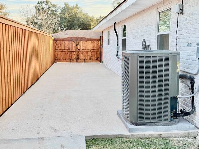 605 Douglas Dr, Houma, LA 70364