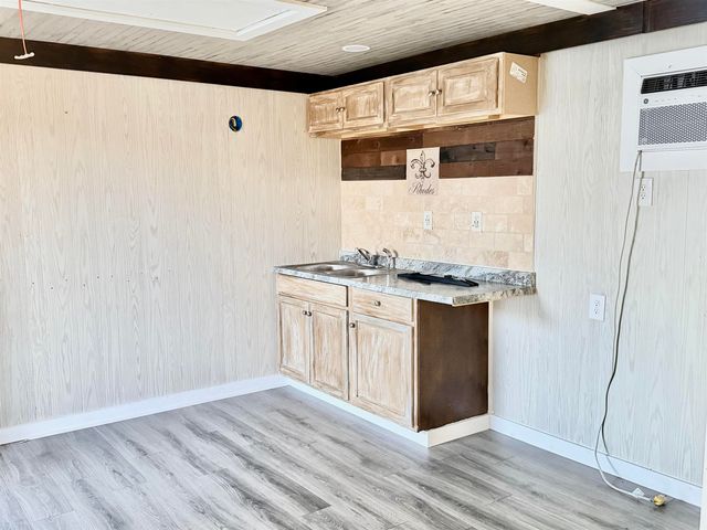 605 Douglas Dr, Houma, LA 70364