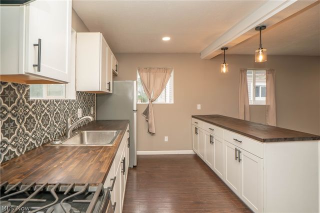 318 Elmport Avenue NE, Canton, OH 44704
