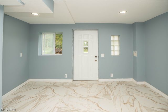 318 Elmport Avenue NE, Canton, OH 44704