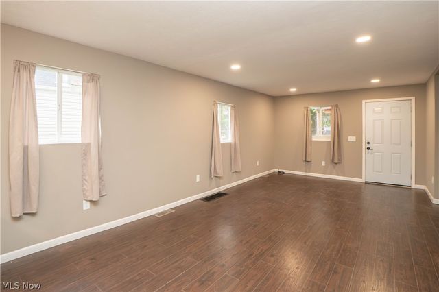 318 Elmport Avenue NE, Canton, OH 44704