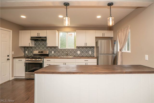 318 Elmport Avenue NE, Canton, OH 44704