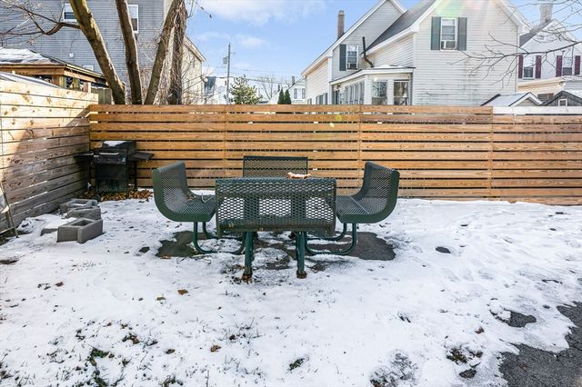 339 Lincoln St 2, Lowell, MA 01852