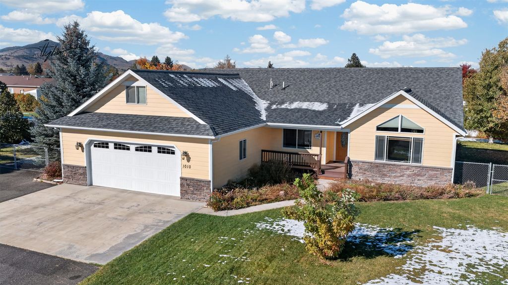 1010 Isy Loop, Helena, MT 59602 photo 3