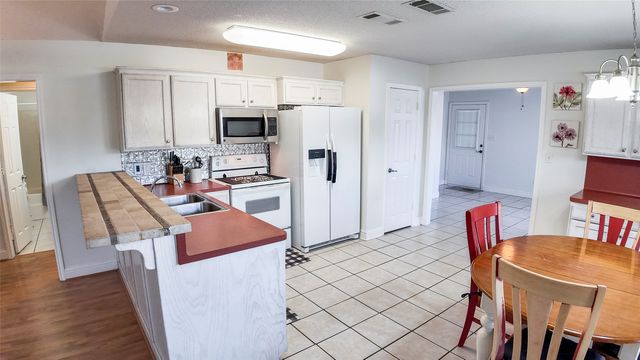 2332 Holly Trail E, Holly Lake Ranch, TX 75765