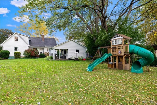 7412 Shawnee Road, Wheatfield, NY 14120