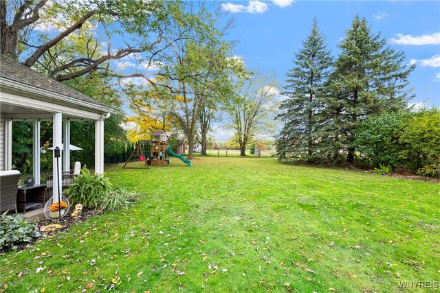 7412 Shawnee Road, Wheatfield, NY 14120