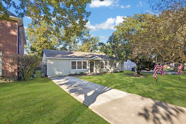 5122 Locust Street, Bellaire, TX 77401