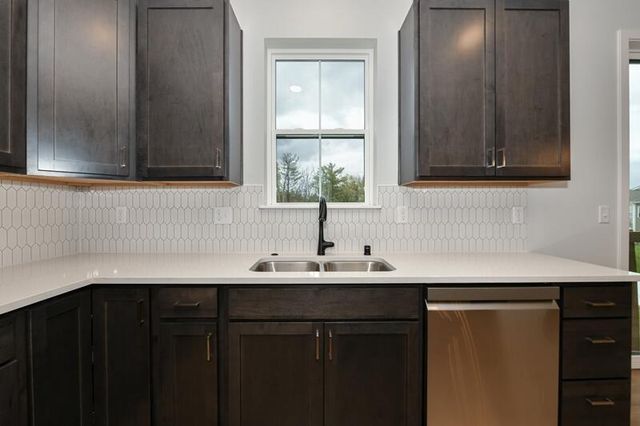 9546 S Bergamont DRIVE, Franklin, WI 53132