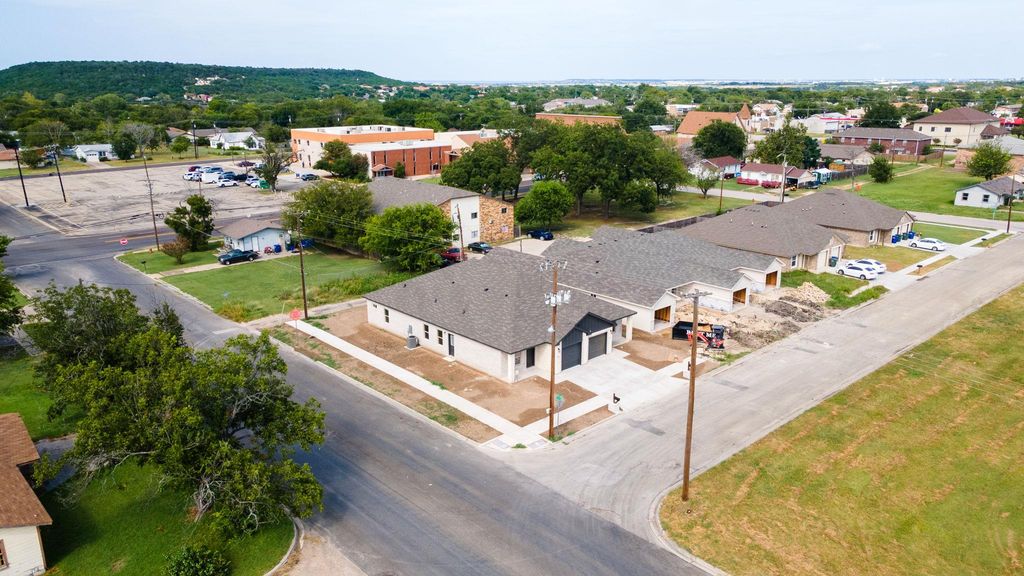 414 W Avenue C Ave, Copperas Cove, TX 76522