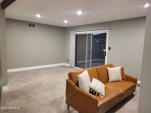 1400 W GENEVA Drive, Tempe, AZ 85282