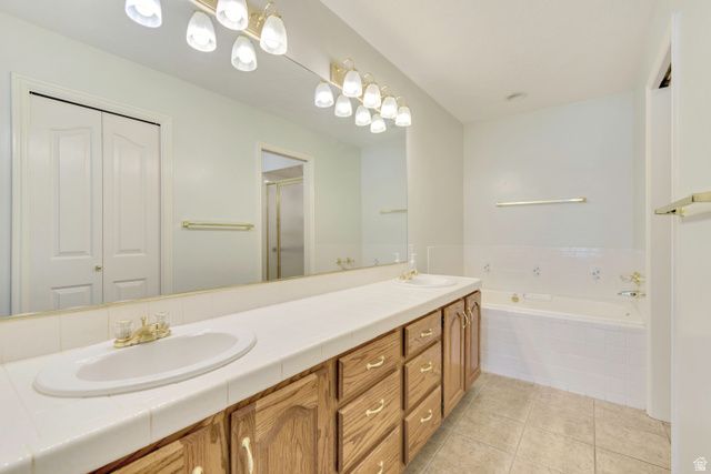 1613 W CORNERSTONE DR, South Jordan, UT 84095