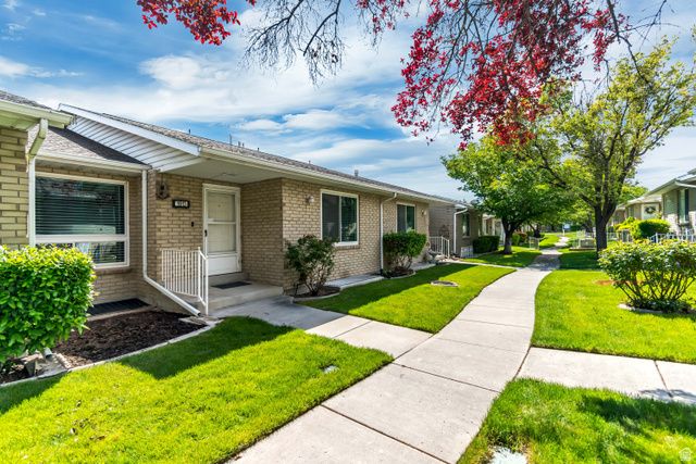 1613 W CORNERSTONE DR, South Jordan, UT 84095