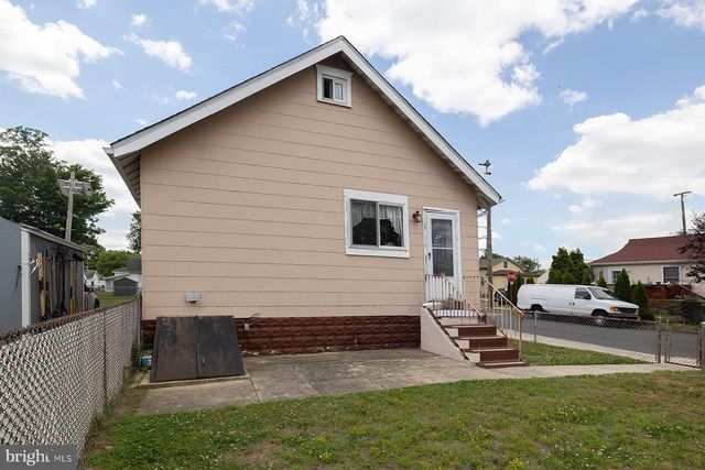 901 POWELL ST, Gloucester City, NJ 08030